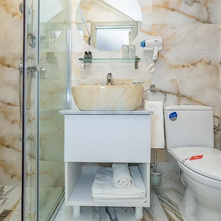 Pensión Cataleya 3*